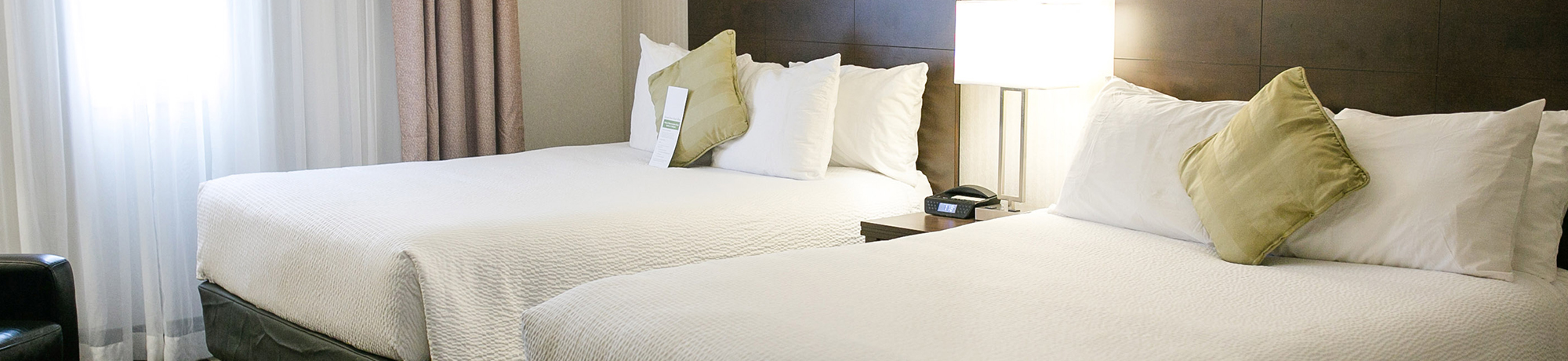 Winnipeg hotel guest room with double queen beds